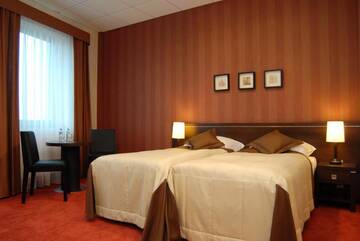 Фото номера Двухместный номер с 1 кроватью или 2 отдельными кроватями Отель Hotel Pik г. Миколув 11