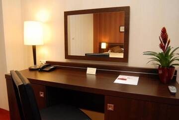Фото номера Двухместный номер с 1 кроватью или 2 отдельными кроватями Отель Hotel Pik г. Миколув 13